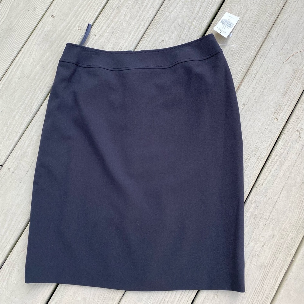 NWT Tahari Arthur Levine - Woman’s black pencil midi skirt, Size: 8